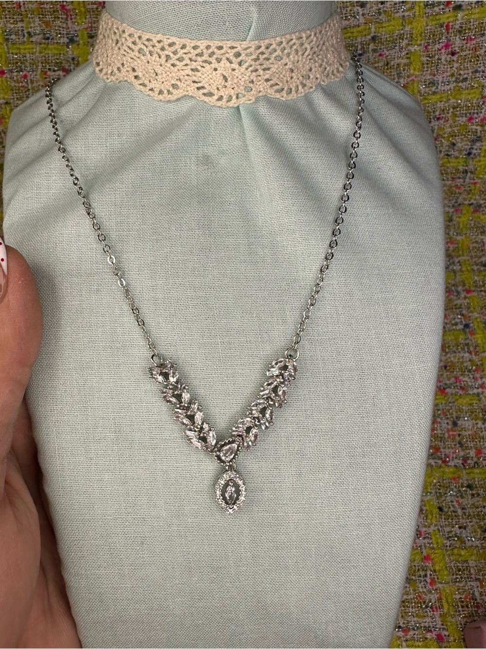 A great Moissanite diamond Silver Floral Crystal Pendant Necklace